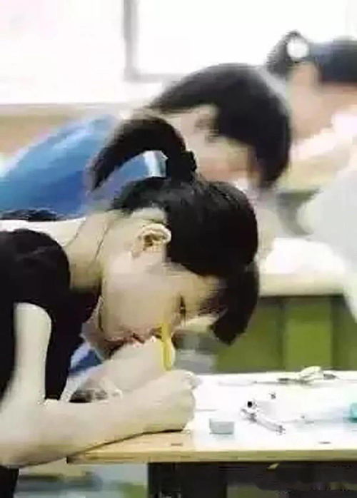 闹别扭的作文300字，闹别扭作文300字左右