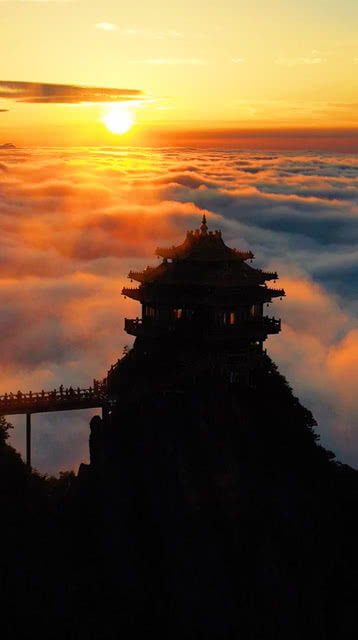 天上宫阙的意思