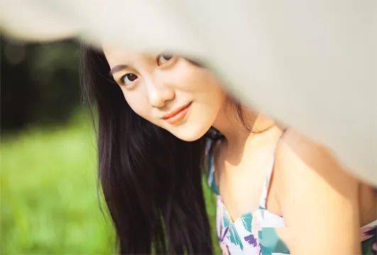 回眸一笑的意思是什么?