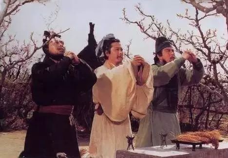 桃园结义的意思是，桃园结义的意思解释简短