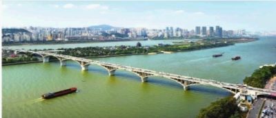 湘江北去橘子洲，湘江北去的北词类活用