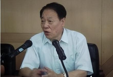 给一个叫李的女孩取个什么名字好?