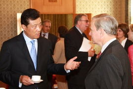 政治家英文介绍，政治家英文单词怎么写