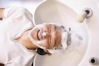 脑筋急转弯:什么东西越洗越脏?