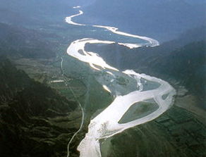 长江发源地和黄河发源地，长江发源地山脉