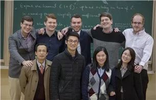 光华剑桥学费，光华人龙舞