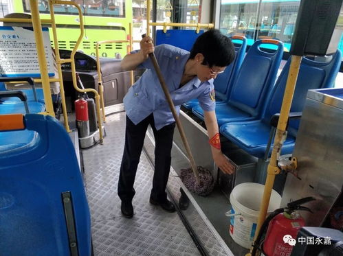 义乌公交车售票员工作累吗