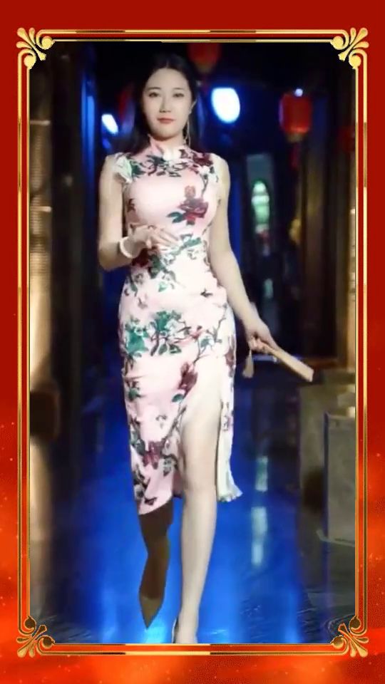 仪态万千的意思解释，仪态万千的拼音