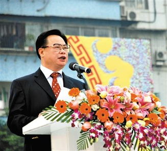 周镇宏的兄弟姐妹都有谁