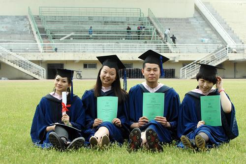 每年大学生几月份毕业，大学生几月份毕业答辩