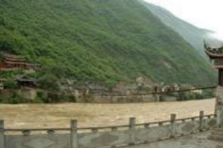 我站在铁索桥上歌曲，我站在铁索桥上写作背景