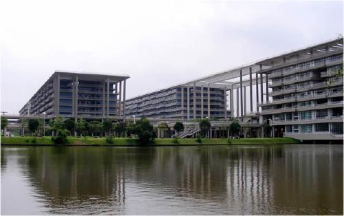 桂花岗广州大学地址，广州大学地址小谷围街道