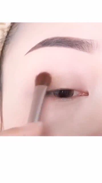 眼泪妆容，眼泪妆花了