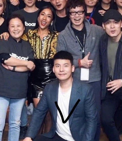 吉克隽逸与富二代男友分手,午夜梦回时她是否后悔过?