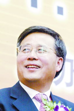 请问郭树清的背景材料?曾经但人的职务。