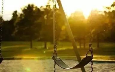 荡秋千拼音，秋千拼音怎么读音