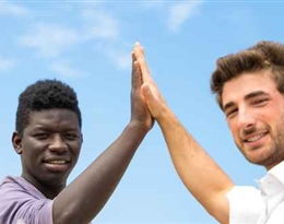 racialism，racial的名词形式