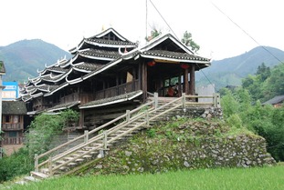 三江侗族自治县旅游景点，三江侗族自治县人口多少