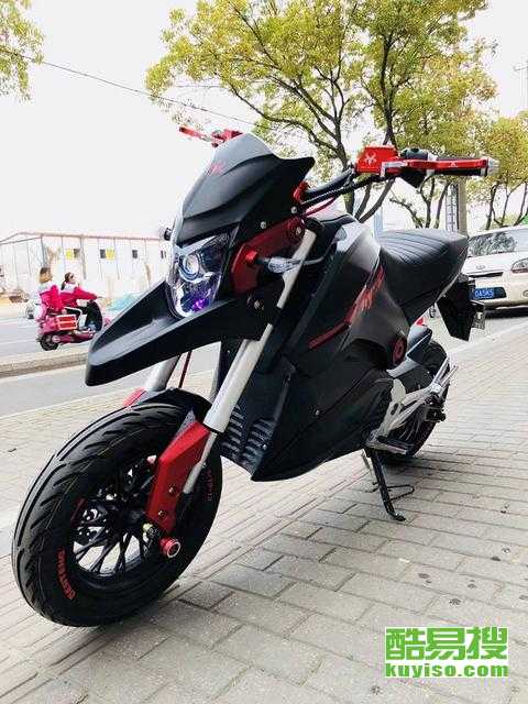 福喜迎门酒52度目前价是多少?，福喜125踏板摩托车价格