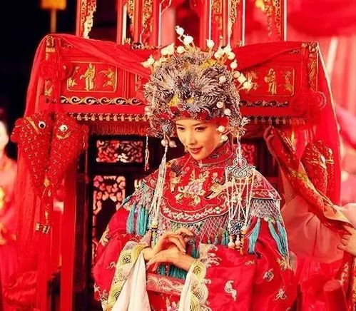 绿色凤冠霞帔是什么意思，凤冠霞帔婚纱多少钱一套