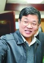 人民英雄纪念碑的碑文是谁篆刻的?