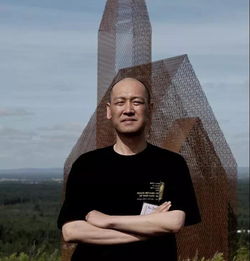 许正龙的专访评介