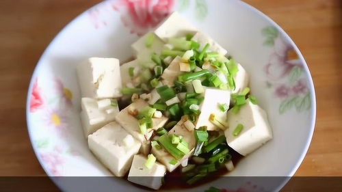 “小葱拌豆腐,一清二白”说的是什么意思?