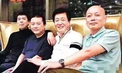 沸沸扬扬的意思