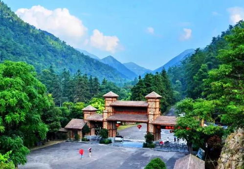 姑婆山旅游景点介绍，姑婆山旅游景点门票多少钱