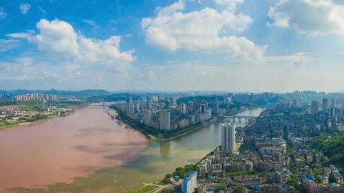 泸沽湖在哪里哪个城市，泸定天气