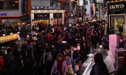 拥挤的英文crowded，拥挤的英文名词