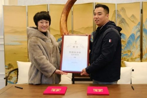 请问这两个字怎么读湶、汌.新华字典10版上没有这两个字