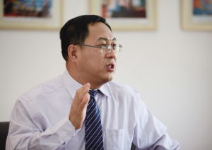 贺雄飞重婚，贺雄飞札达