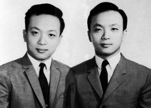 可以用时乖运蹇造个句子吗?要和我们的学习生活有关的,还有解释一下“早