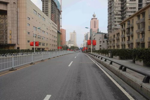 解放碑八一路好吃街土特产超市
