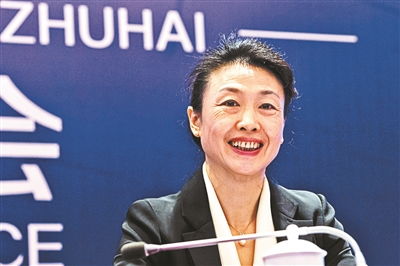 李玲蔚现任丈夫是谁，李玲蔚标枪