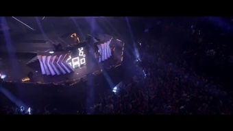 请问圣诞灯饰英文系咩??thx!!