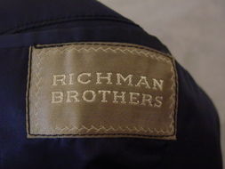 securely fastened，securely怎么读英语