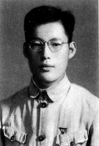 请问“王”字旁一个“蓉”读什么?