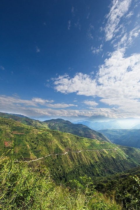 众当凌绝顶一览众山小的意思，会当凌决定一览众山小的意思