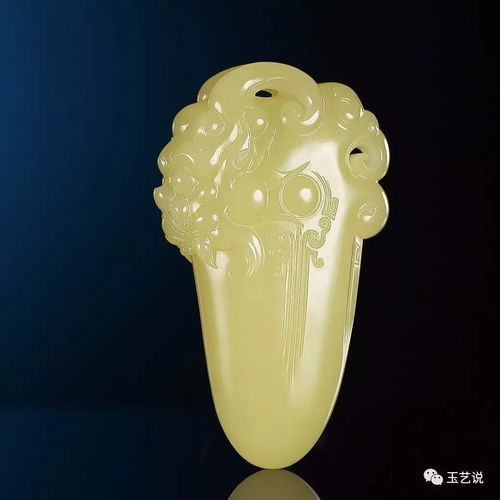 待月西厢下,迎风户半开。拂墙花影动,疑是玉人来。