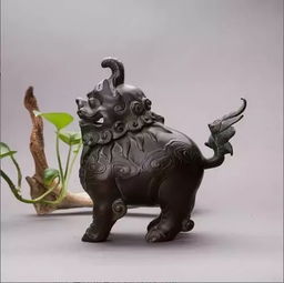 瑞脑消金兽句式，瑞脑销金兽中瑞脑是什么意思