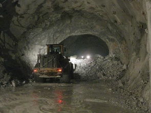 岩爆产生的原因，岩爆隧道开挖方法