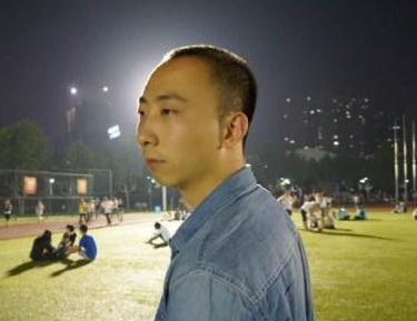 冯开诚是冯巩的儿子嘛?