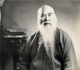 于右任传书法价格，于右任传书法作品每平尺价格