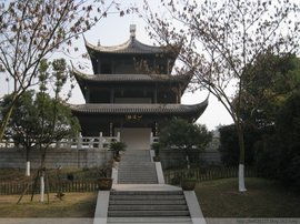 穹隆山要门票吗，穹窿山景区景点介绍