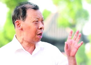 李良宝教育基金会，李良宝体育馆