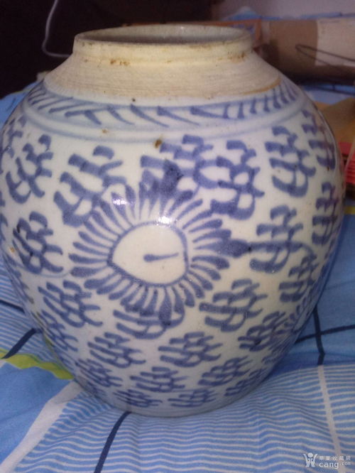 孔雀青花罐，青花罐收藏价格及图片