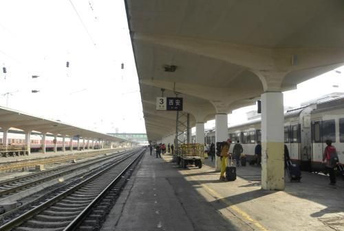 从郑州站Z201火车到广州站火车都路过那里请问?