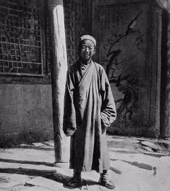 无怨无悔地守护着敦煌莫高窟的王道士,为何会被视为千古罪人?